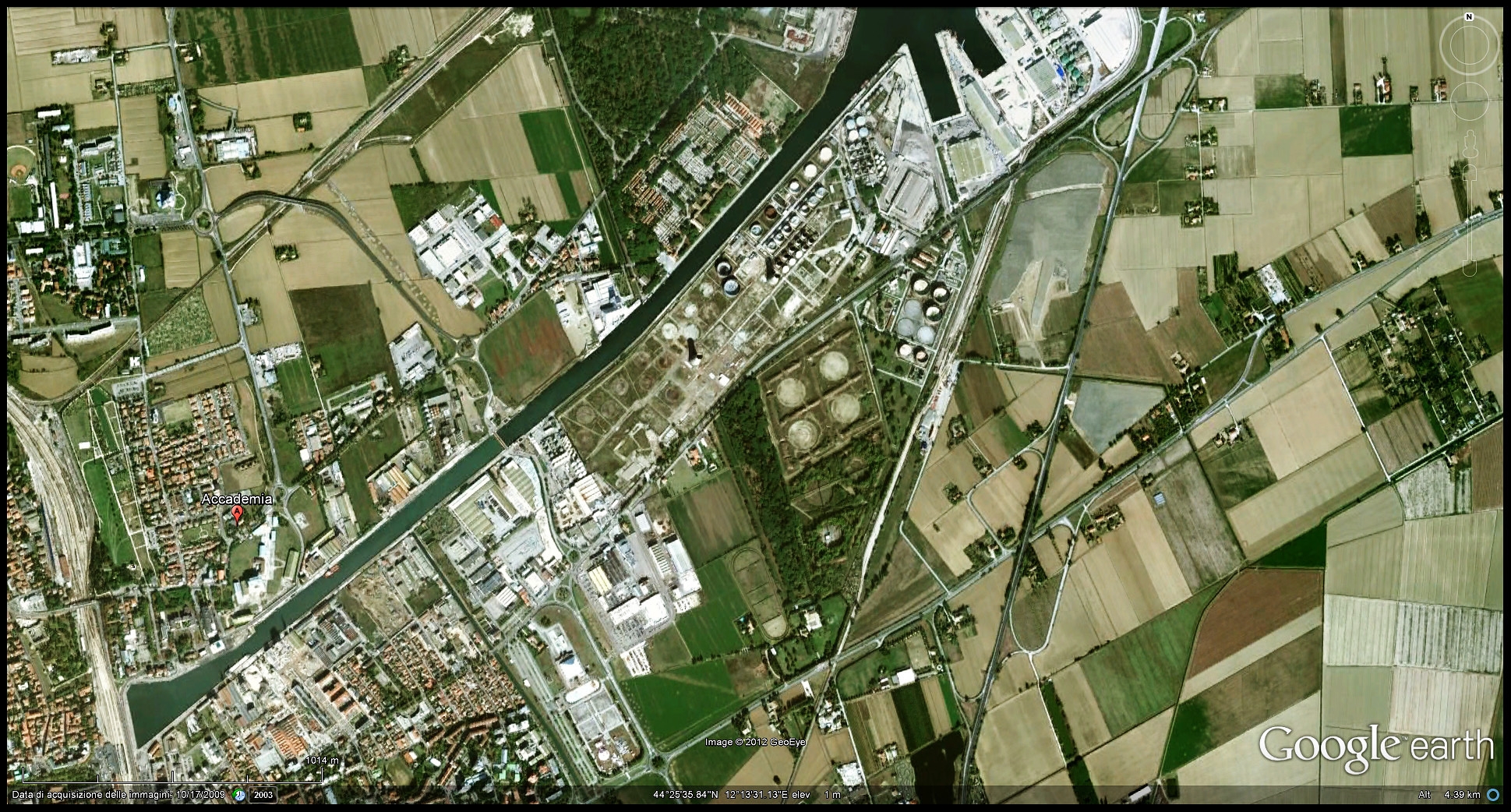 Ravenna, veduta aerea della darsena | da Google Earth